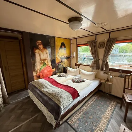 Schiffspension Luise Hotel na wodzie 3*