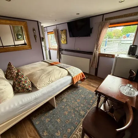 Hotel na wodzie Schiffspension Luise