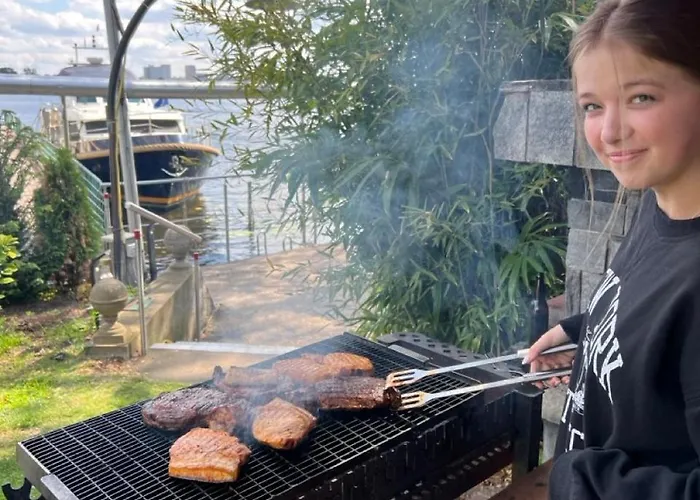 Botel Schiffspension Luise 3*